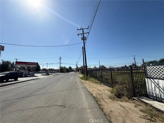 10621 Jurupa Rd, Jurupa Valley, CA 91752