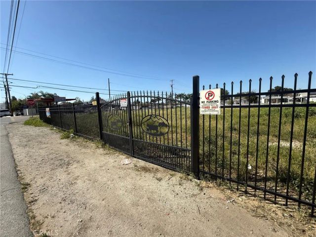 10621 Jurupa Rd, Jurupa Valley, CA 91752
