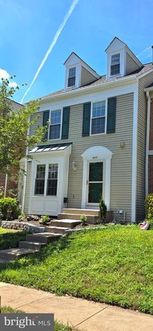 6008 RAINA DR, Centreville, VA 20120