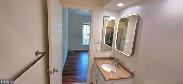 6008 RAINA DR, Centreville, VA 20120