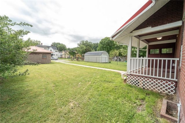 115 LAUGHLIN ST, Dawson, PA 15428