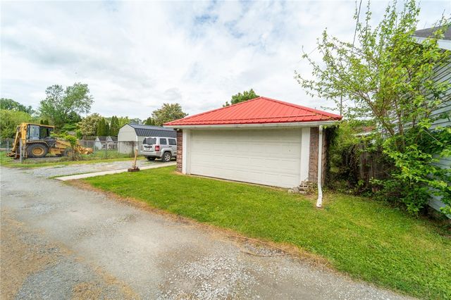 115 LAUGHLIN ST, Dawson, PA 15428