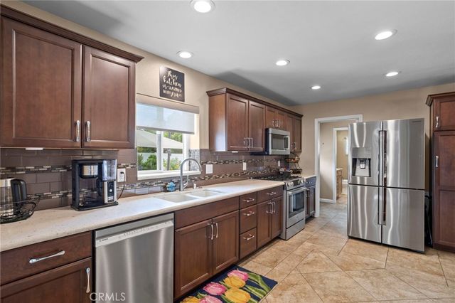 1382 N Ukiah, Upland, CA 91786