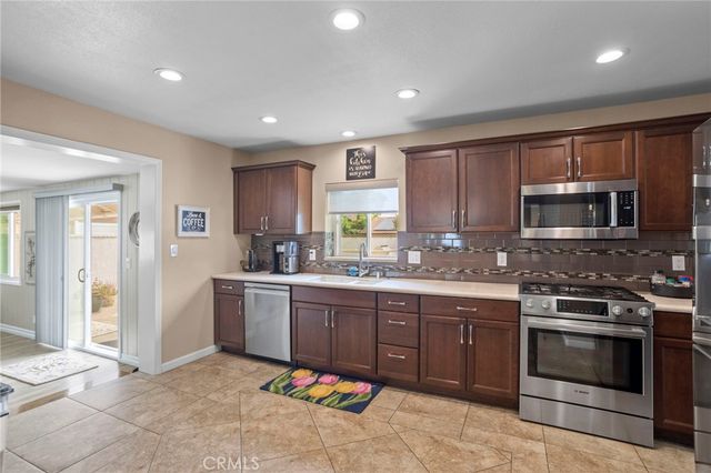 1382 N Ukiah, Upland, CA 91786