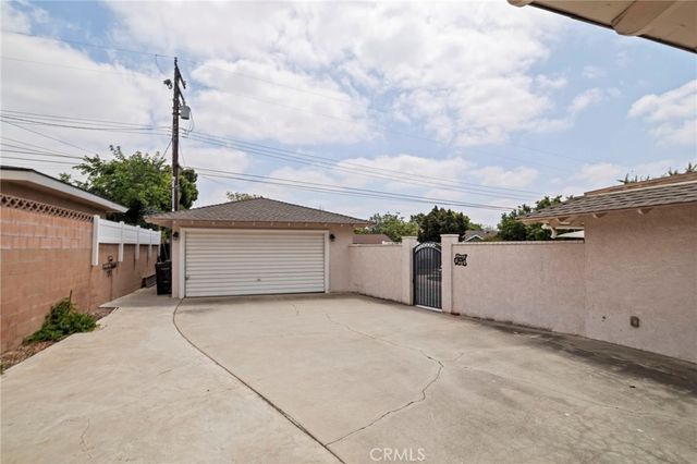 1382 N Ukiah, Upland, CA 91786