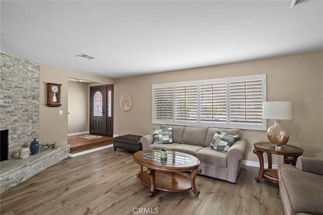 1382 N Ukiah, Upland, CA 91786