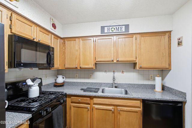 1304 Iris Way 1304, Brick, NJ 08724