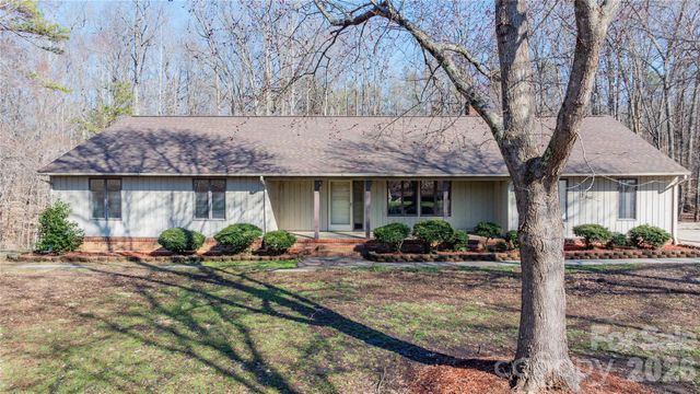 682 Cecil Street, Thomasville, NC 27360