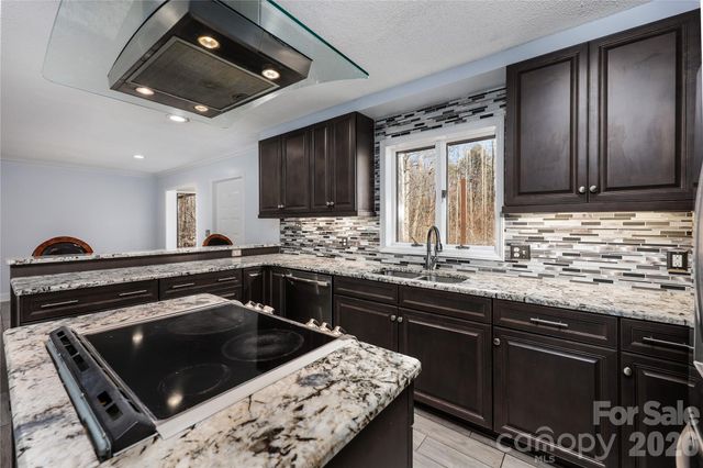 682 Cecil Street, Thomasville, NC 27360