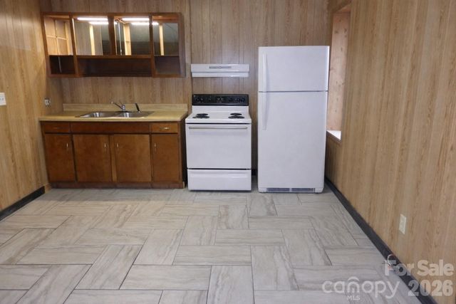 682 Cecil Street, Thomasville, NC 27360