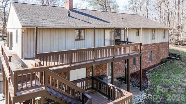 682 Cecil Street, Thomasville, NC 27360