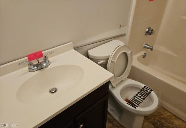 212 Burman Woods DR, Hampton, VA 23666