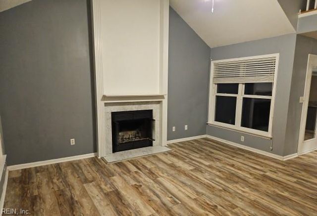 212 Burman Woods DR, Hampton, VA 23666