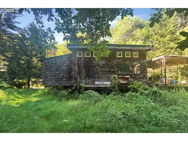 66487 CHEMEKETA Rd, Coos Bay, OR 97420