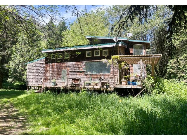 66487 CHEMEKETA Rd, Coos Bay, OR 97420