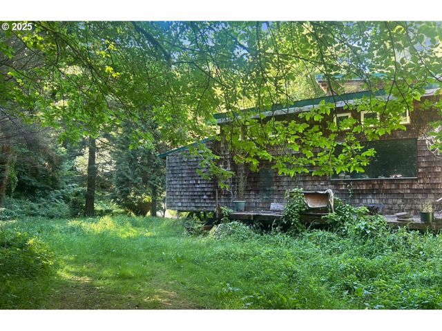 66487 CHEMEKETA Rd, Coos Bay, OR 97420