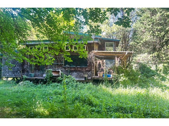 66487 CHEMEKETA Rd, Coos Bay, OR 97420