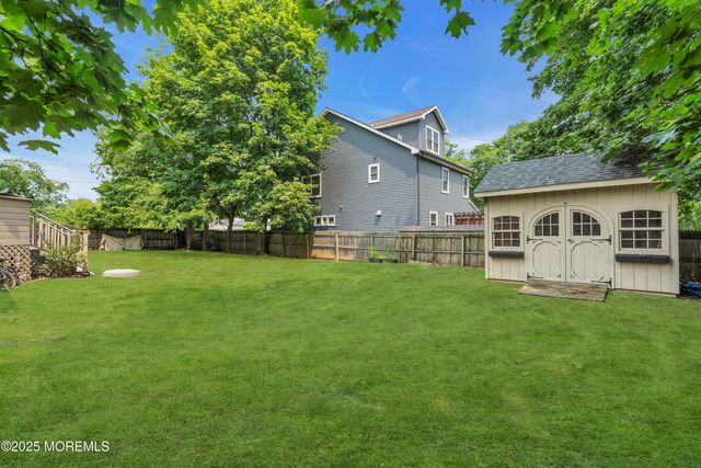18 Middletown Avenue, Atlantic Highlands, NJ 07716