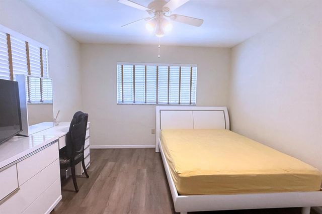 22652 SW 64th Way, Boca Raton, FL 33428