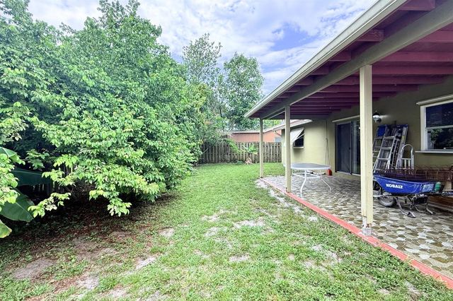 22652 SW 64th Way, Boca Raton, FL 33428