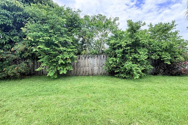 22652 SW 64th Way, Boca Raton, FL 33428