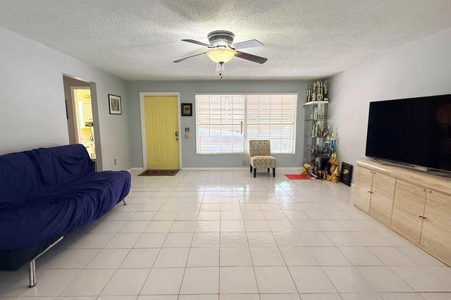 22652 SW 64th Way, Boca Raton, FL 33428