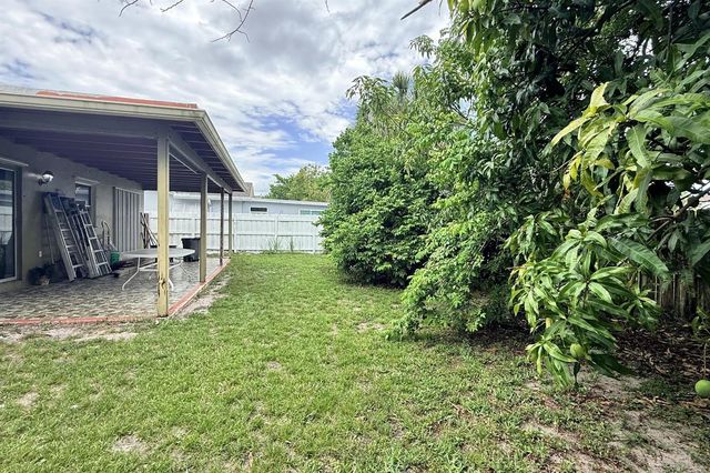 22652 SW 64th Way, Boca Raton, FL 33428