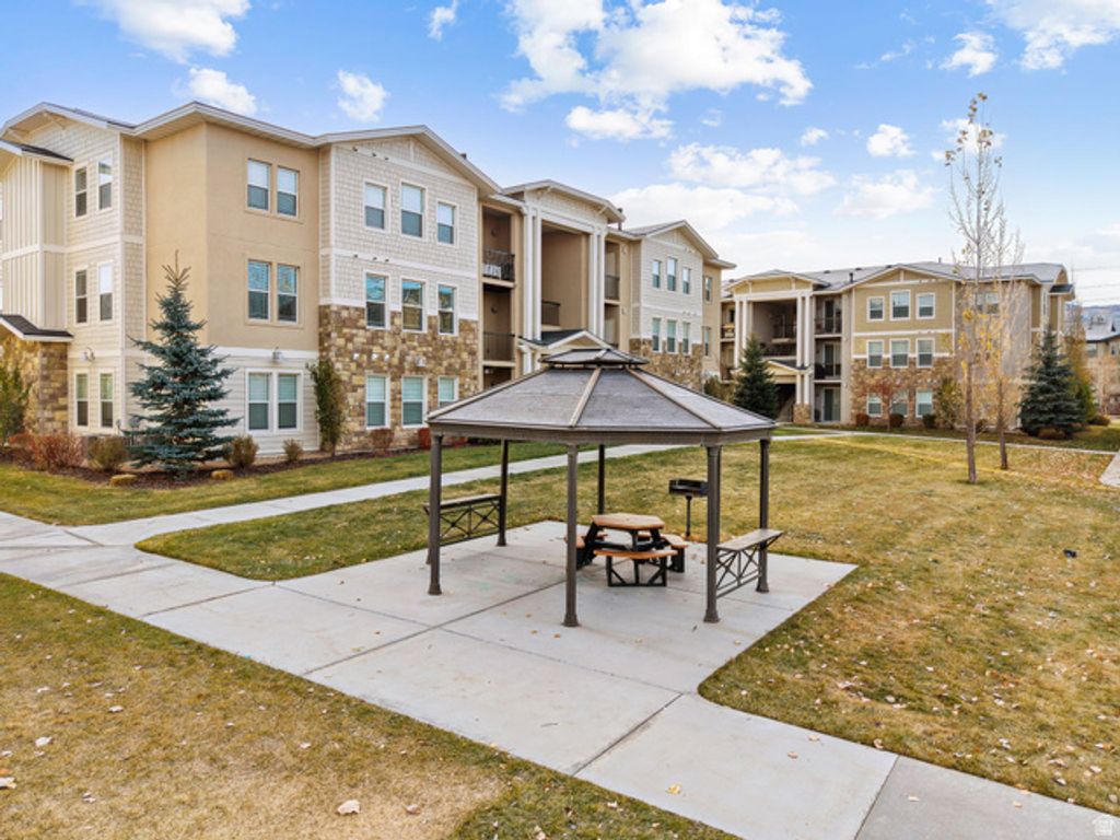 Image 24 of property listing at 1035 S 500 E #I-303, Heber City, UT 84032