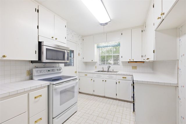 6103 Janey DR, Austin, TX 78757