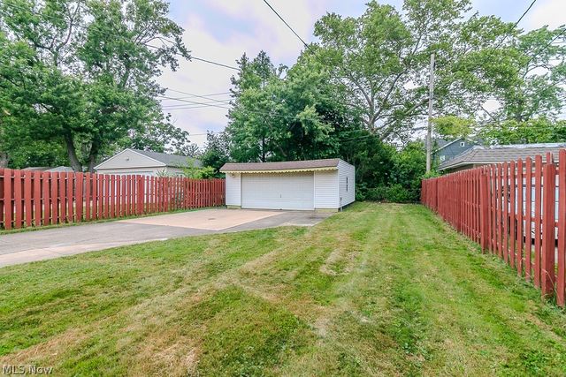 9815 Parkview Avenue, Garfield Heights, OH 44125