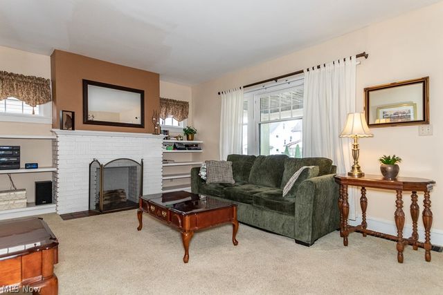 9815 Parkview Avenue, Garfield Heights, OH 44125