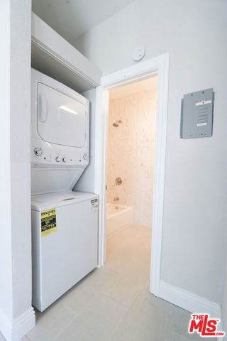 328 W 8th Street, Long Beach, CA 90813