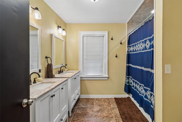 6706 Washington Avenue, Windsor Heights, IA 50324