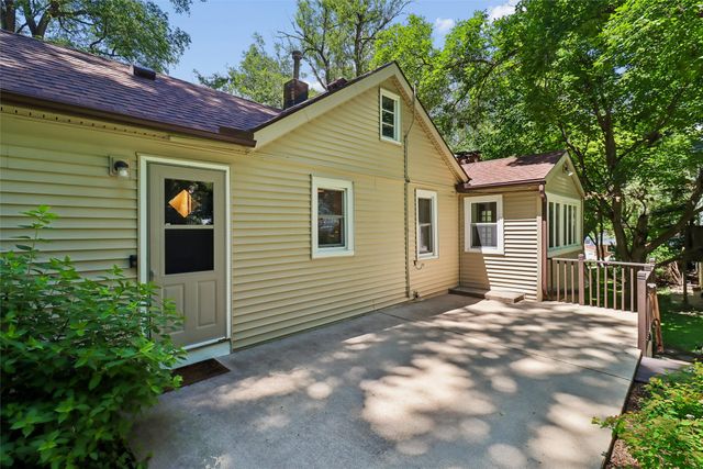 6706 Washington Avenue, Windsor Heights, IA 50324