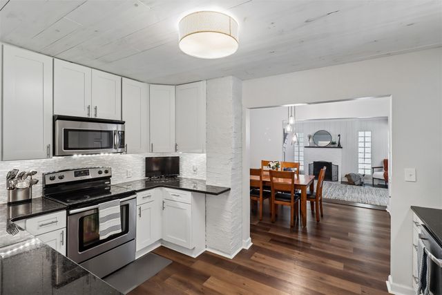 6706 Washington Avenue, Windsor Heights, IA 50324