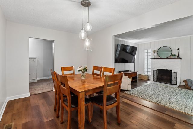 6706 Washington Avenue, Windsor Heights, IA 50324