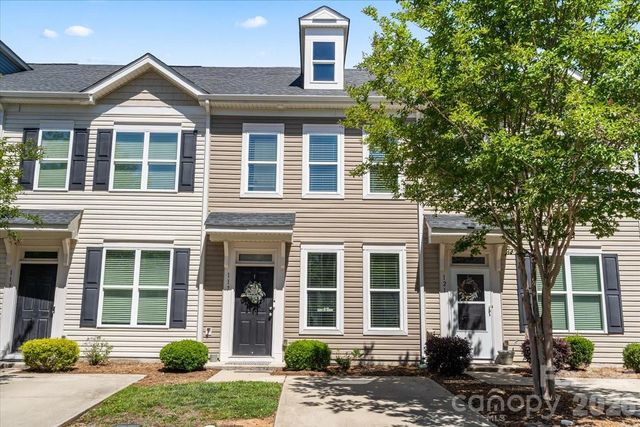 117 N Island Village Drive N, Mount Holly, NC 28120