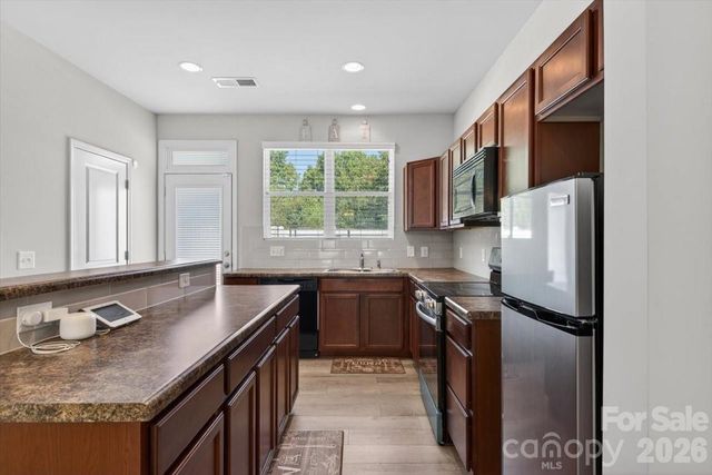 117 N Island Village Drive N, Mount Holly, NC 28120