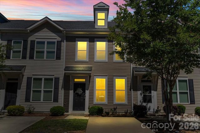 117 N Island Village Drive N, Mount Holly, NC 28120