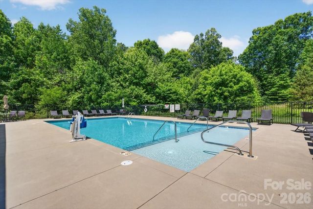 117 N Island Village Drive N, Mount Holly, NC 28120
