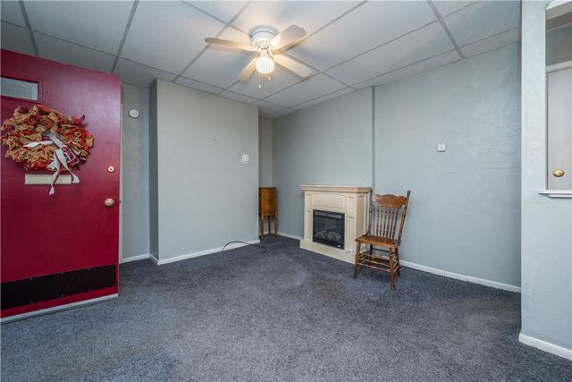 28 Penn Ave, Irwin, PA 15642