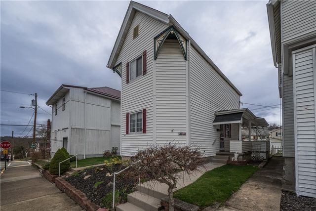 28 Penn Ave, Irwin, PA 15642