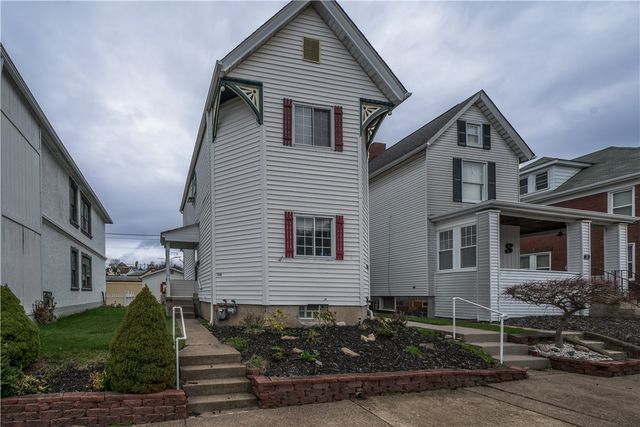 28 Penn Ave, Irwin, PA 15642