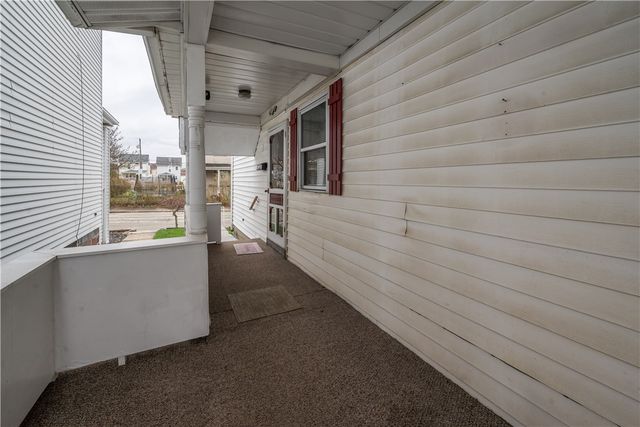 28 Penn Ave, Irwin, PA 15642