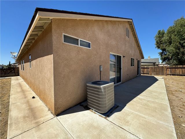 13579 Winewood, Victorville, CA 92392