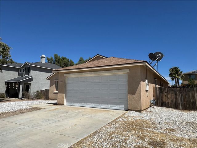 13579 Winewood, Victorville, CA 92392