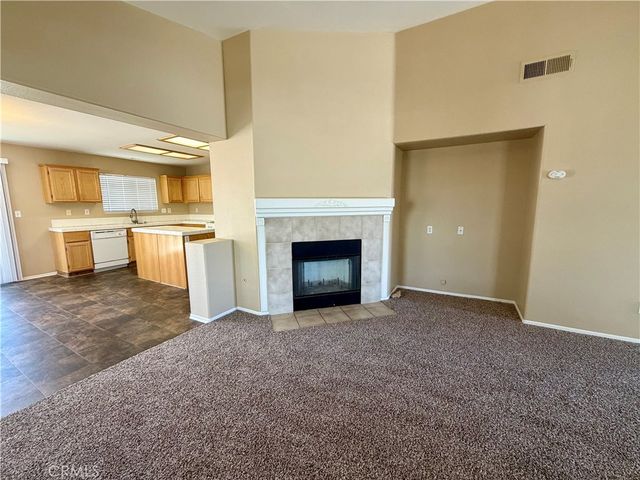 13579 Winewood, Victorville, CA 92392