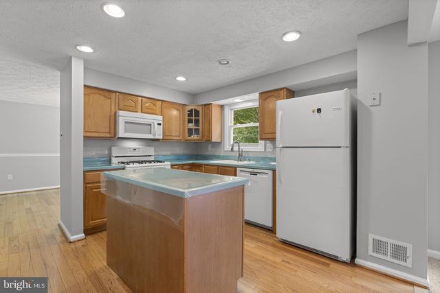 8428 BRADDOCK WAY, Columbia, MD 21046