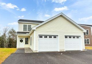 27 Trails Edge Common, Peterborough, NH 03458