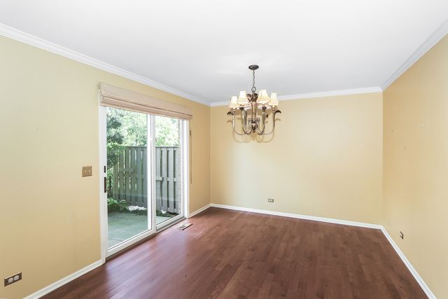 859 Saddlewood Drive, Glen Ellyn, IL 60137